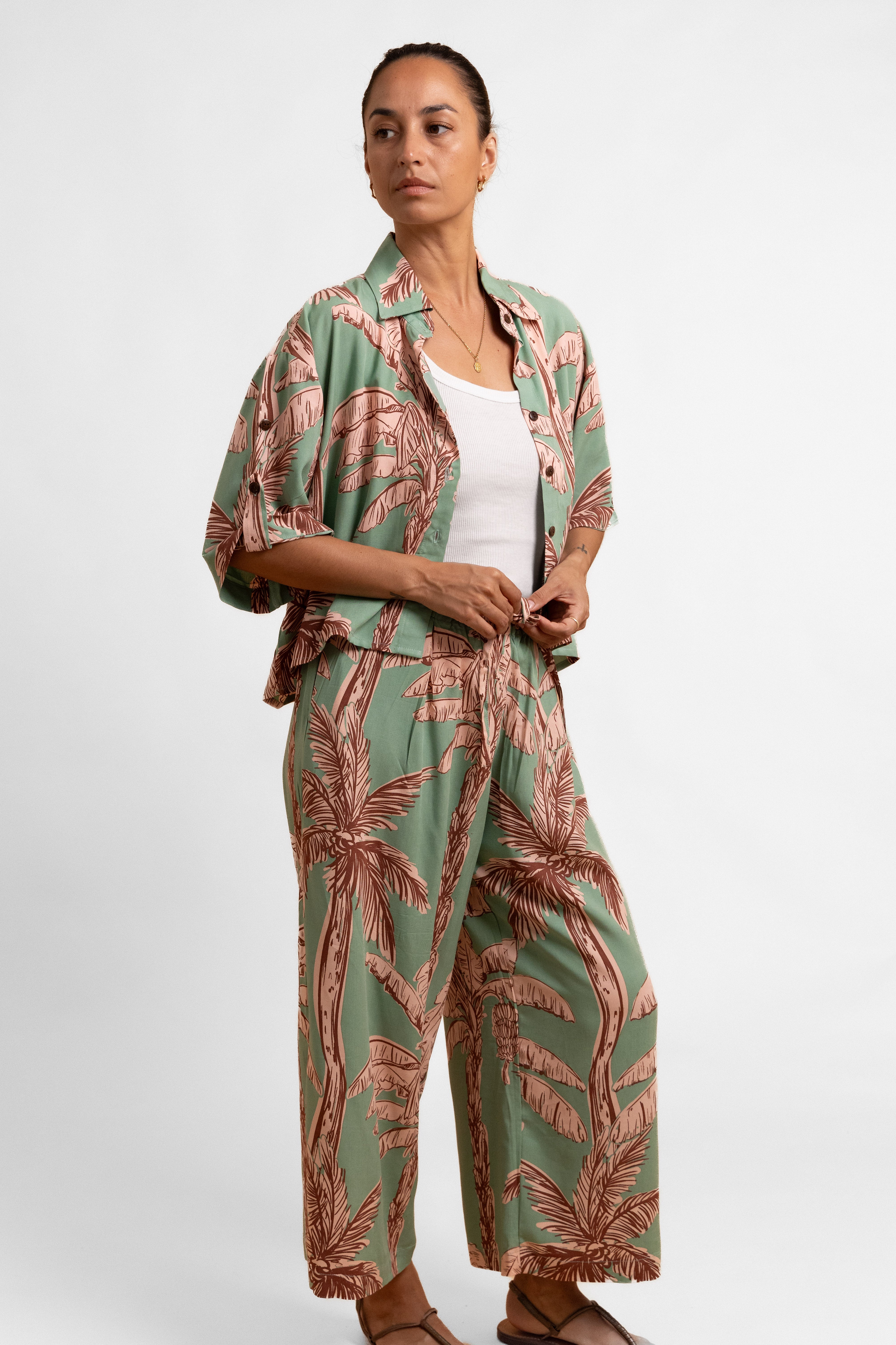 Green Coco Palm Cropped Scarlett Shirt