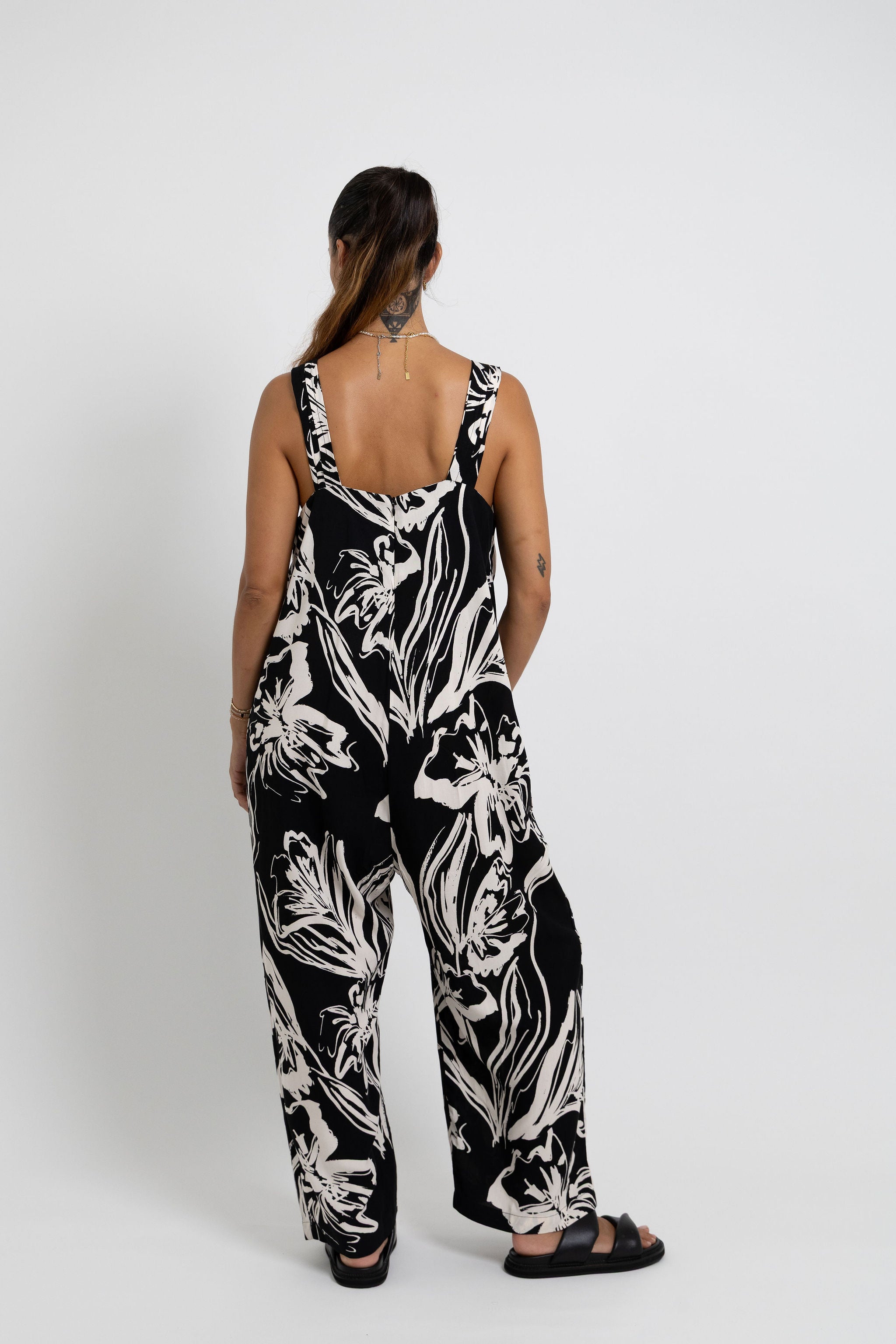 Black White Tiare Dream Minar Jumpsuit