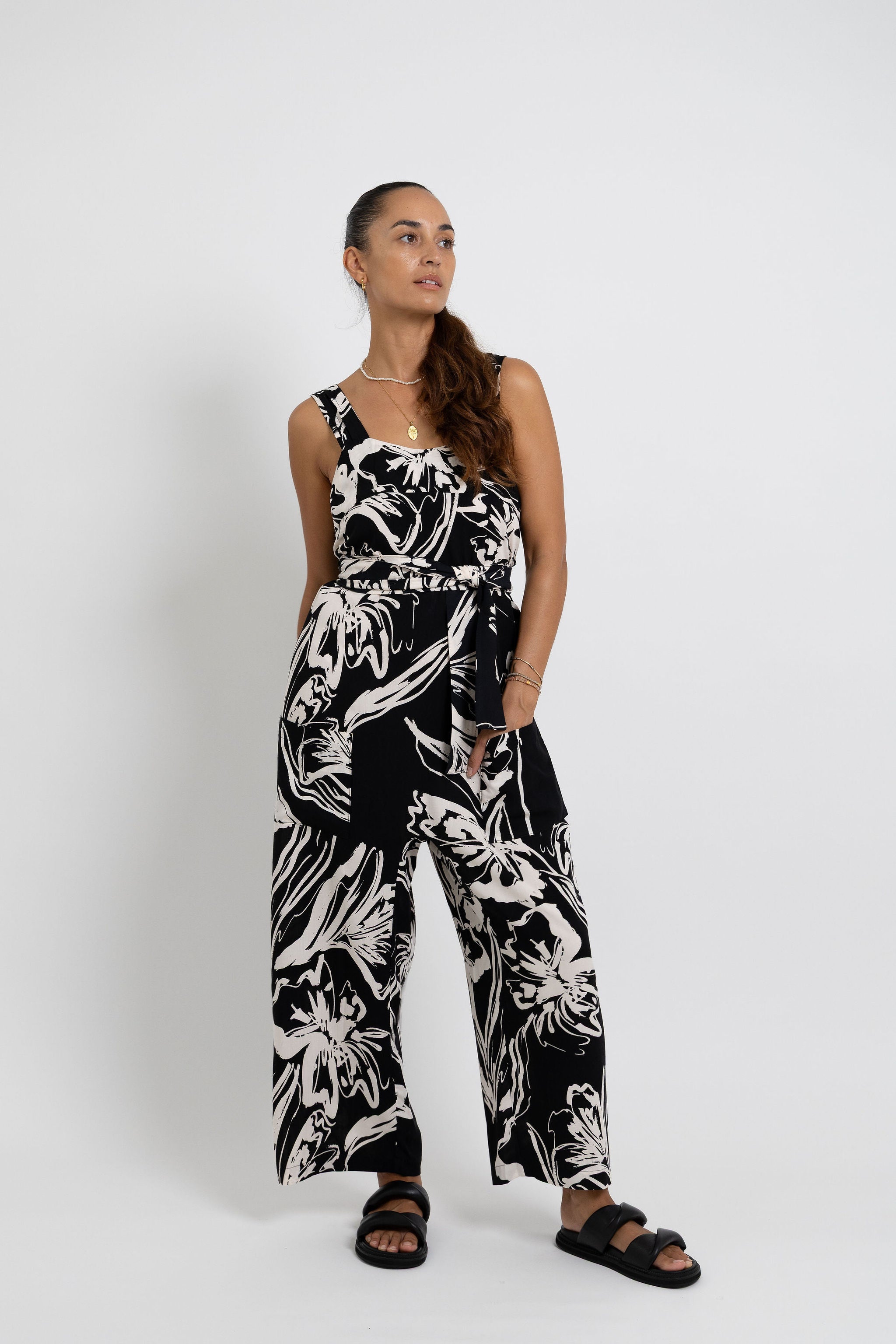Black White Tiare Dream Minar Jumpsuit