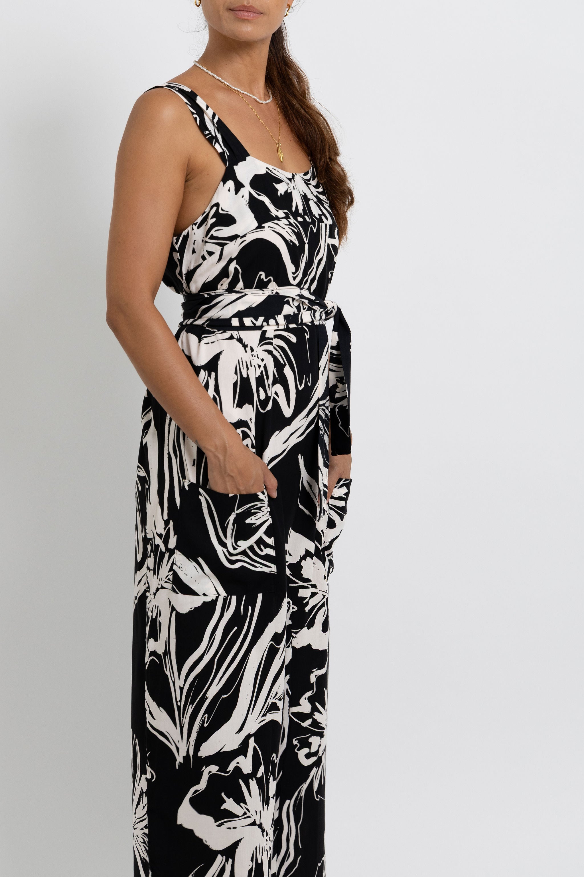 Black White Tiare Dream Minar Jumpsuit