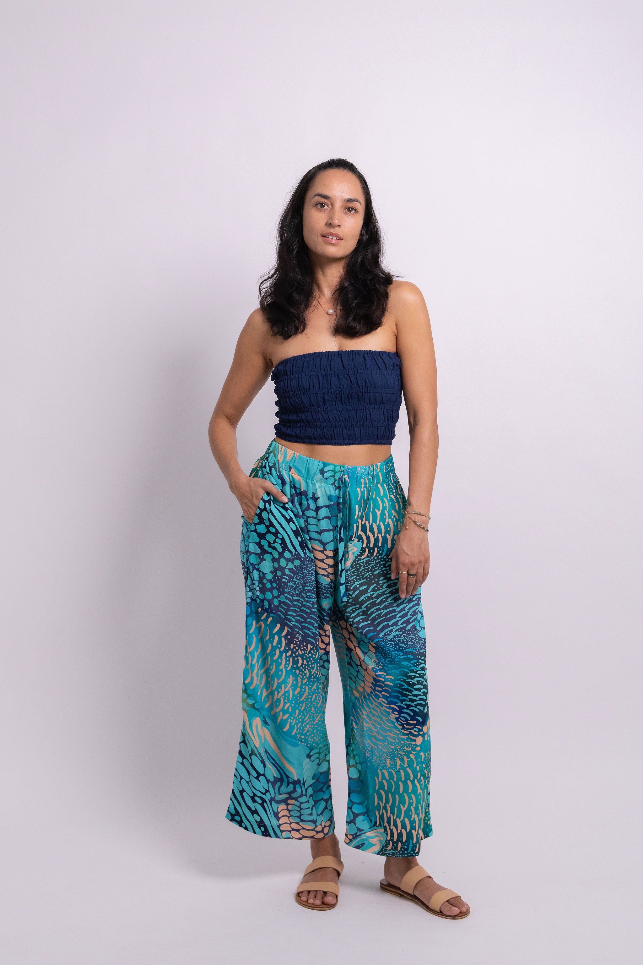 Indigo Parrot Fish Cropped Grace Pant