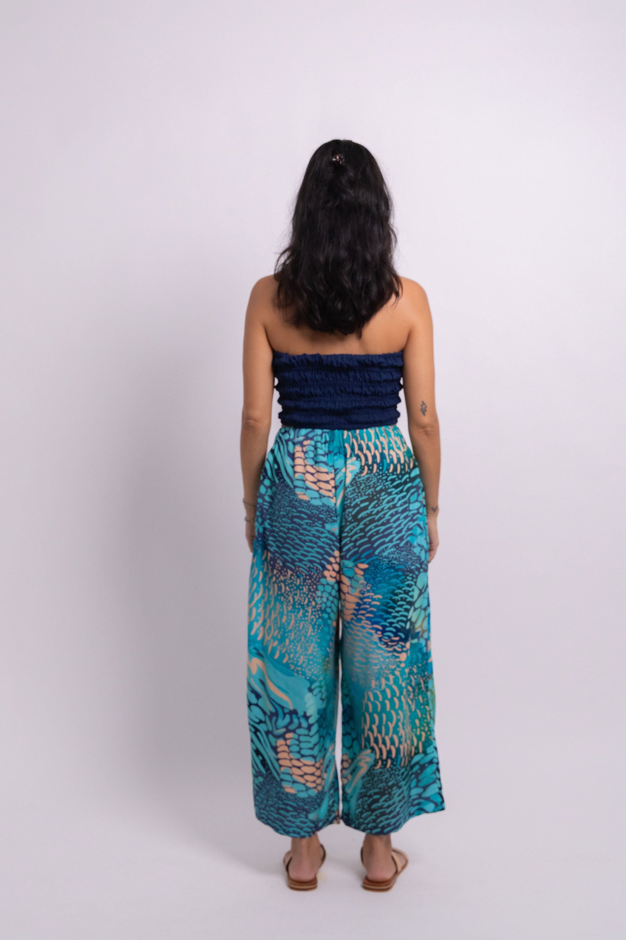 Indigo Parrot Fish Cropped Grace Pant