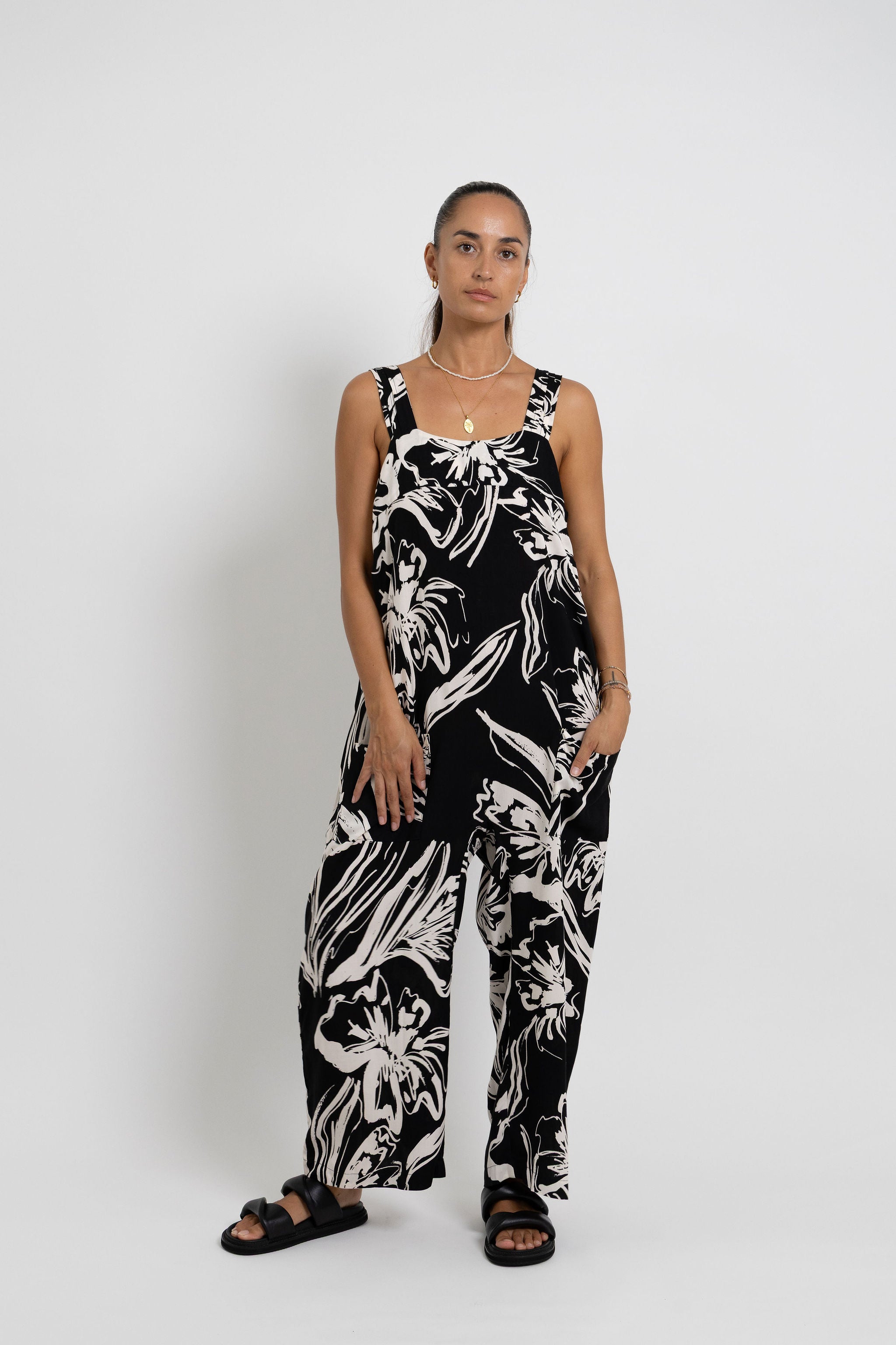 Black White Tiare Dream Minar Jumpsuit